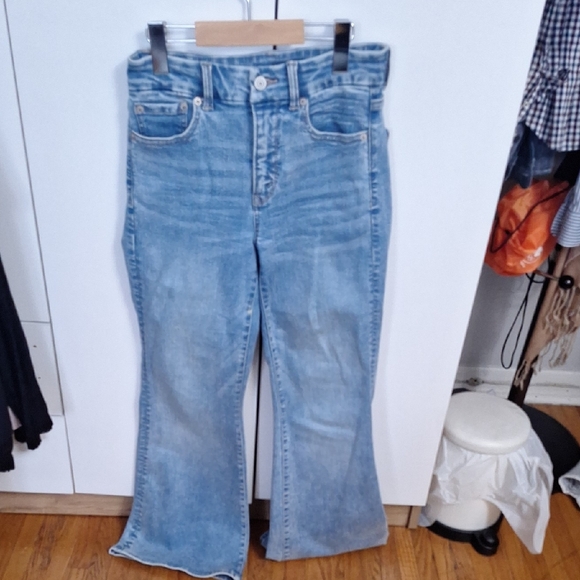 American Eagle Outfitters Light Blue Flare Jeans - Picture 1 of 3